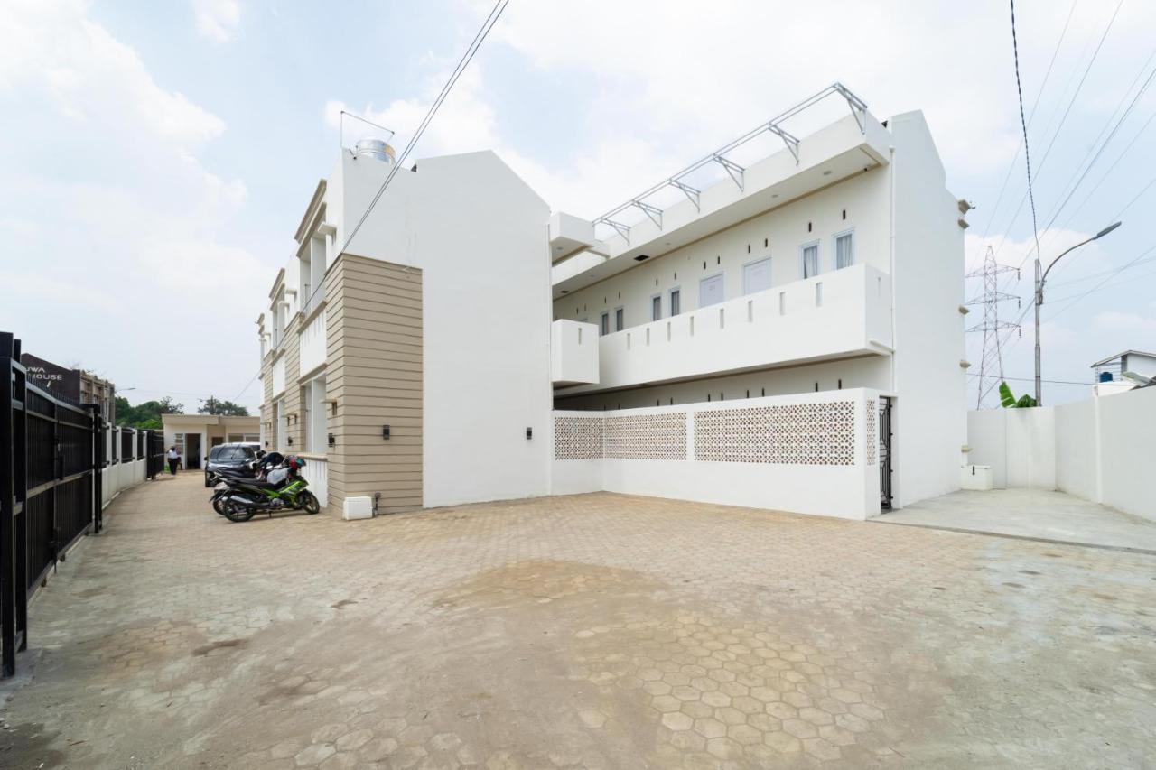Reddoorz Near Griya Agung Palembang Hotel Talang Kelapa Eksteriør billede