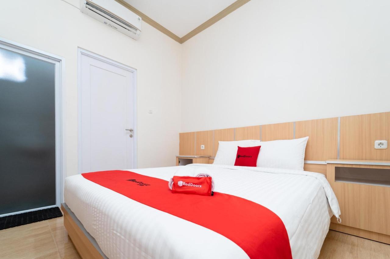 Reddoorz Near Griya Agung Palembang Hotel Talang Kelapa Eksteriør billede